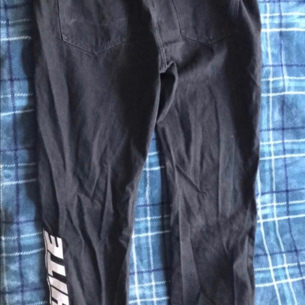 Off-White - Picture 4 of 7